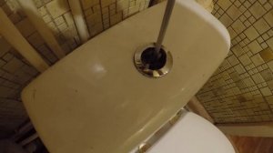 Как снять кнопку сливного бачка унитаза!