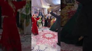 брачная ночь на цыганской свадьбе. вынос корзины с чес