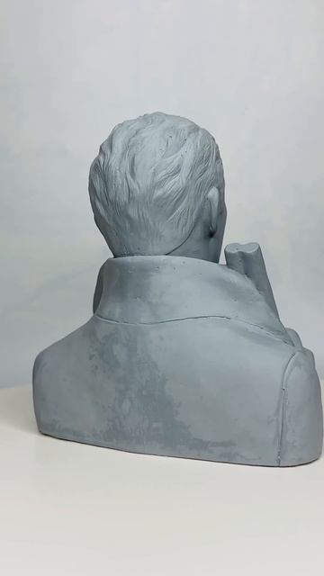 Бюст Данилы Багрова. Высота 15 см. Материал гипс. Заказ ? смотреть онлайн