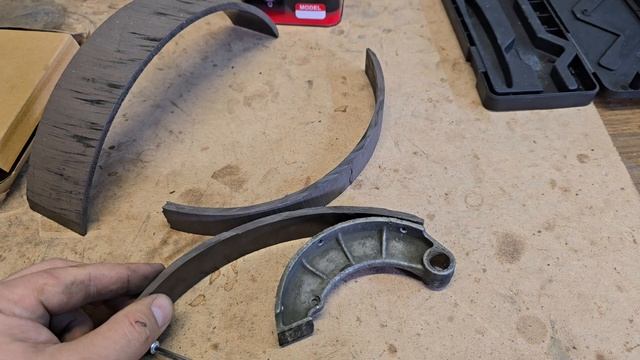 ИЖ К16 400 см3,  замена  тормозных накладок колеса CZ