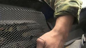 Установка сетки в решетку радиатора нива тревел своим