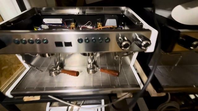 Выключать кофемашину на ночь или нет смотреть онлайн