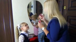 Маргарита НЕ ХОЧЕТ идти В ШКОЛУ Мама собирает детей в ?