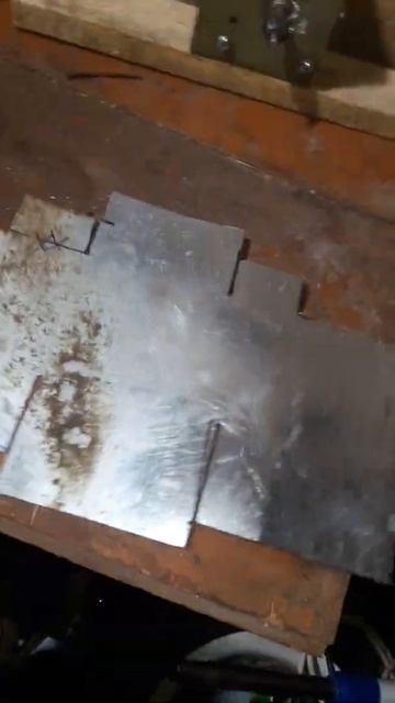 Кожух двигателя автоматической кормушки для курей. смотреть онлайн