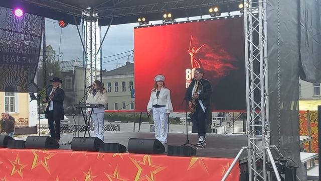 9-05-2025 г боровск концерт с участием виа надежда концерт ко дню победы часть-2 смотреть онлайн