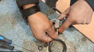 Разборка лючка крышки бензобака honda cb 400 итд