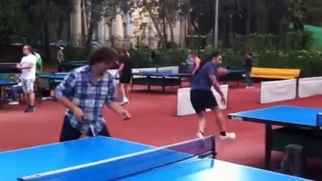 Samusng Galaxy R vs Ракетка Обыкновенная