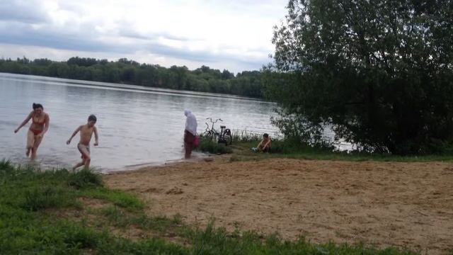 Приколы,странная баба на заднем плане смотреть онлайн