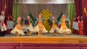 Удмуртская сюита "Тыпыртон-Яратон" коллектив "Озумнер" МБОУ "Гимназия Ｎ9 г. Кызыла Республики Тыва"