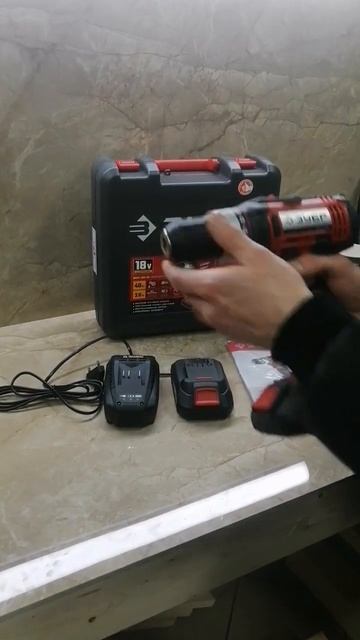 Дрель шуруповерт. Зубр. 185-22. Что в комплекте? смотреть онлайн