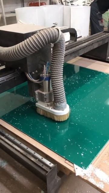 Как режет фрезер с чпу. смотреть онлайн