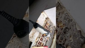 Демонтаж старого подоконника и установка нового.