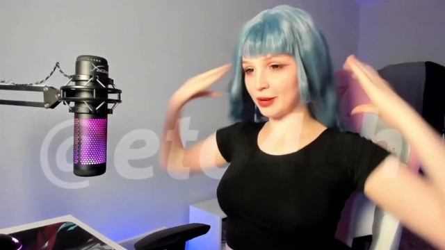 Стримерша выбила НОЖ и показала ГРУДЬ?! смотреть онлайн