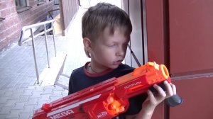 Нерф Битва за самокат. Саша ПРОТИВ Арса