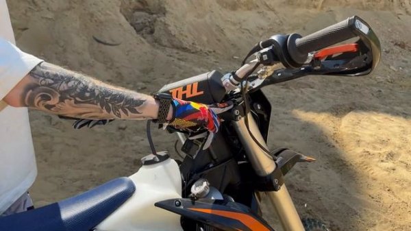 Тест и сравнение эндуро-мотоциклов JHLMOTO JHL Z5 и Progasi RACE 300