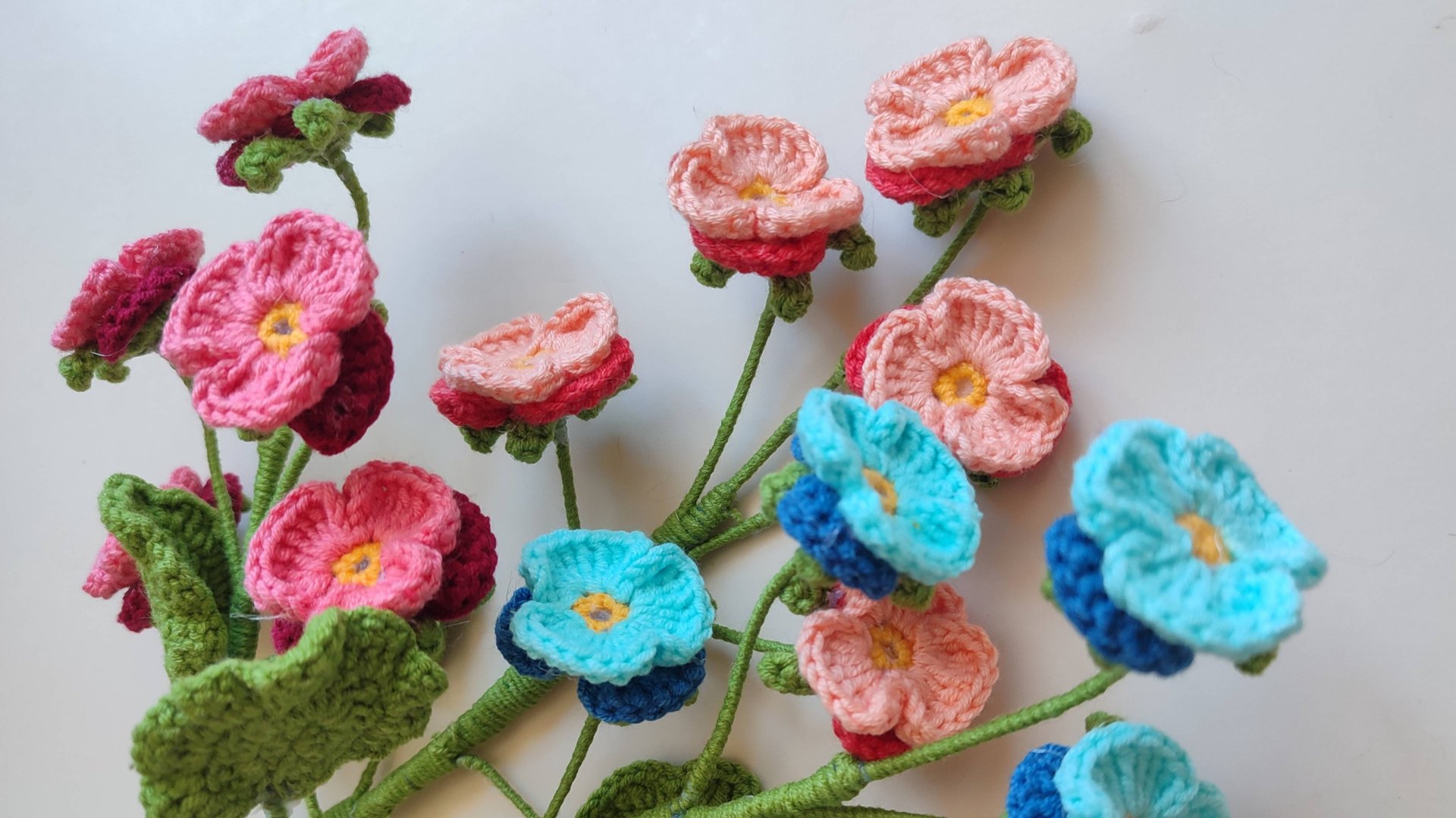 Мастер - класс // Вязаные цветы крючком // Анютины глазки вязаные крючком // Вяжем крючком цветы