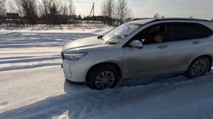 HAVAL M6  ХАВАЛ М6, Заехал в снег, передний привод.