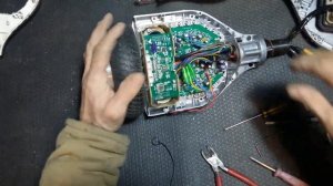 управляющую половину гироскутера разобрать на части