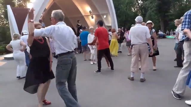 РОС ТЮЛЬПАН В ОДНОМ САДУ! ТАНЦЫ ХАРЬКОВ 2021 #dance