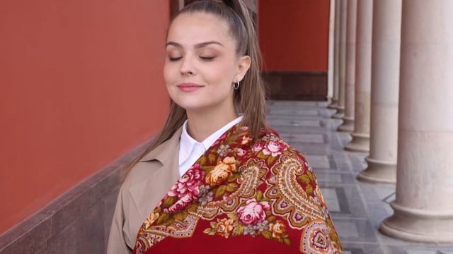 Платок шерстяной с шелковой бахромой 