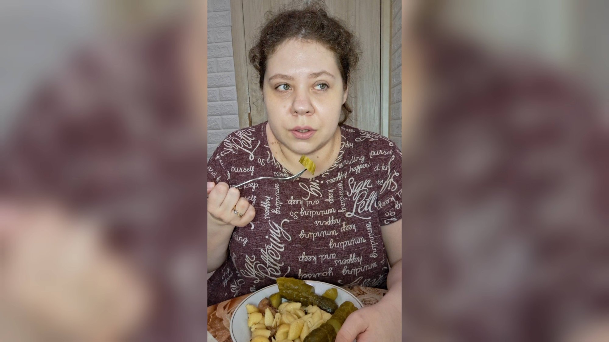 Ответ мусульманке/Мукбанг макароны с тушенкой смотреть онлайн