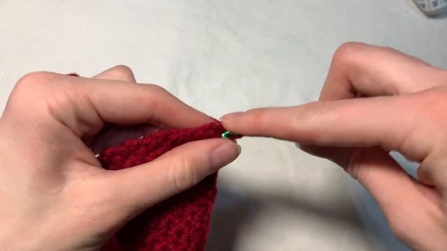 Вязаная шапочка для кошкикотика демон. Простой и бы