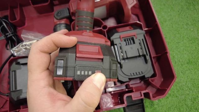 ТОПОВЫЙ ШУРУПОВЕРТ НЕОЛАЗЕР! 20в красавец на 55Нм с фона