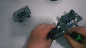 КАК подключить ТРИ розетки от Одного провода...