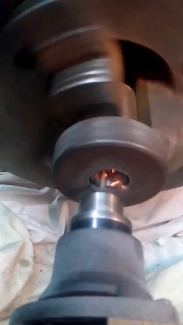 Шлифовка внутренней обоймы подшипника.(1) смотреть онлайн