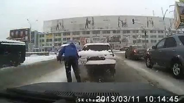 Новый прикол на дороге за Май 2013 №1 смотреть онлайн