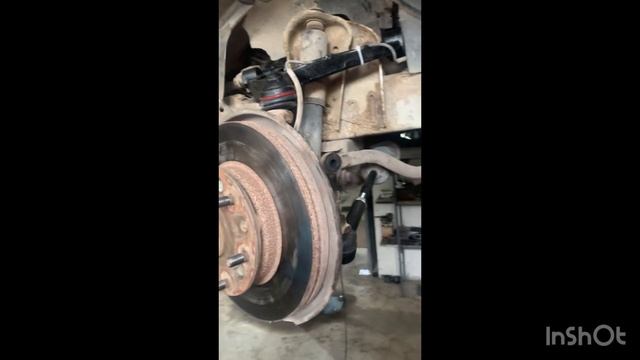 Заміна стойки переднього стабілізатора Toyota Hiace