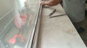 Хитрый демонтаж подоконника, сюрприз от установщиков.