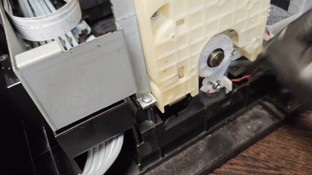 Epson L805 пачкает при печати. смотреть онлайн