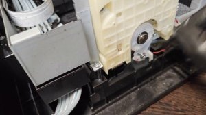 Epson L805 пачкает при печати.