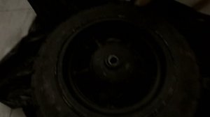 САМ НЕ ВЕРИЛ, КАК ЛЕГКО ПОМЕНЯТЬ ШИНЫ НА СКУТЕРЕ!