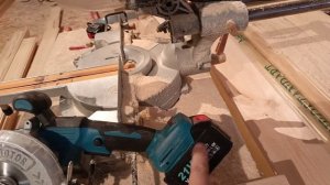 Аккумуляторная циркулярная мини пила .