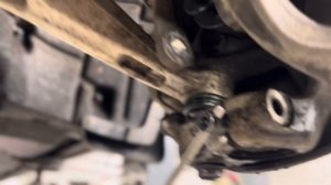 Замена шаровой опоры Audi A6C8