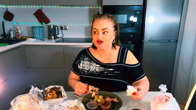 Мир Труд МайШашлычок с пеннымНино и Вован Пиратскя ЖизньКорону поправим лопатой смотреть онлайн