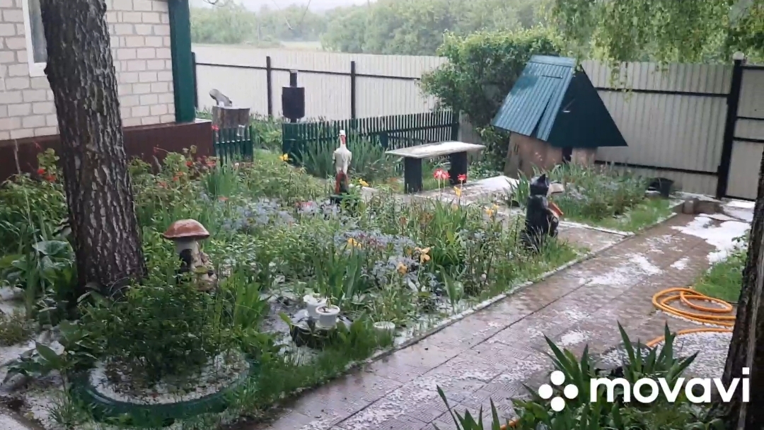 Май снова порадовал нас градом/ Совсем не летняя погода смотреть онлайн