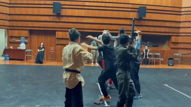 [ASTANA MUSICAL] Процесс работы мюзикла «Роза Баглановой» и смешные моменты, интервью 1 часть смотреть онлайн