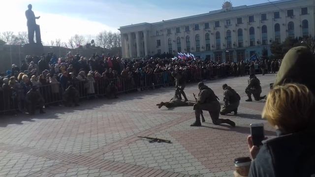 Показательные выступления десантников-черноморцев смотреть онлайн