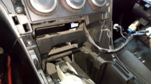 Замена тросов стояночного тормоза Мазда 6