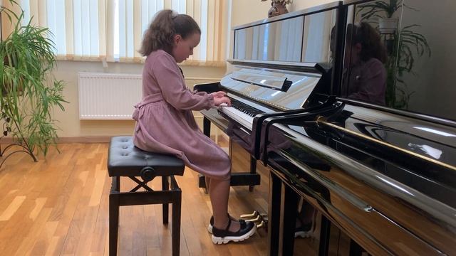 А. Лепин Полька, исп. Колесникова София, 3 класс смотреть онлайн