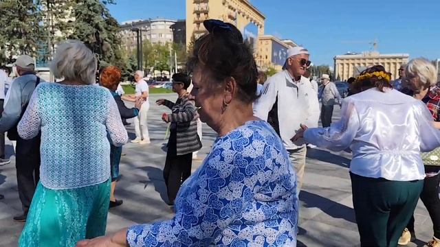 БЕЛАЯ СИРЕНЬ! ТАНЦЫ ХАРЬКОВ АПРЕЛЬ 2025 #dance смотреть онлайн