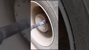 Гайковерт-монстр от Интерскол ГАУ-2000/36ВЭ в работе