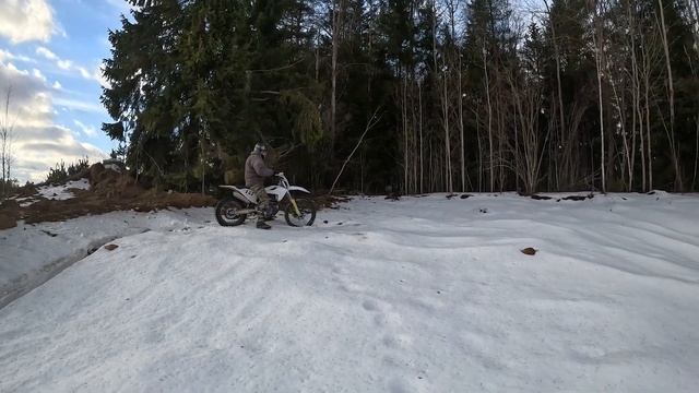 Зимняя эндуро тренировка в карьере