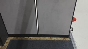 Устройство теневого профиля с подсветкой, парящий плинтус с подсветкой.