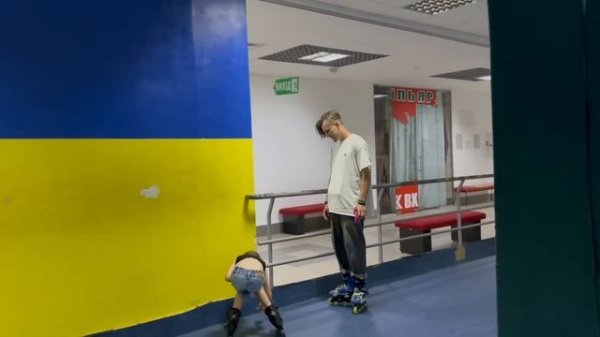 VLOG Алиса и Серёжа идут вместе в лагерь. Успехи Алисы на