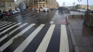 В дождь мотоцикл превращается в самокат?