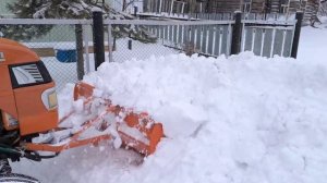 Уборка снега минитрактором